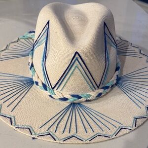 Corazón Playero Straw Sun Hat - Black & Natural